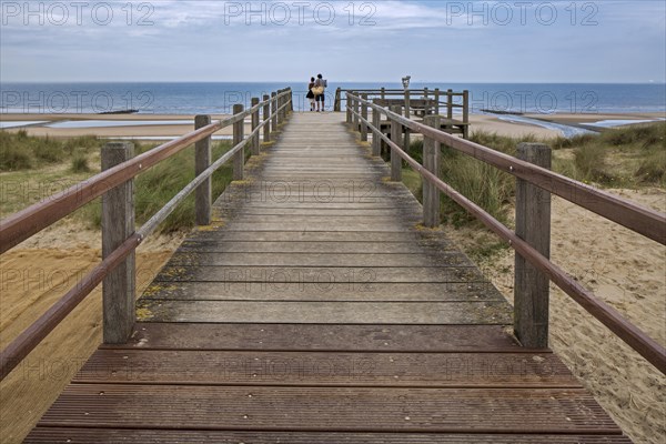 The wooden footbridge Het Wrakhout at Westende
