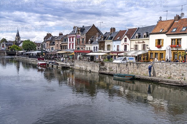 Restaurants and cafes in the Quartier St-Leu