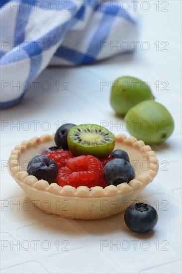 Fruit in tartlet base