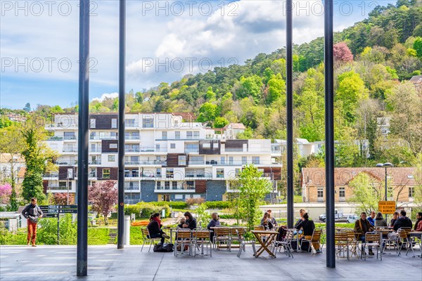 Cafe at the Cite des Arts et de la Culture by architect Kengo Kuma