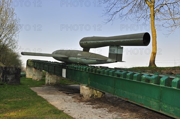 Launching ramp with flying bomb