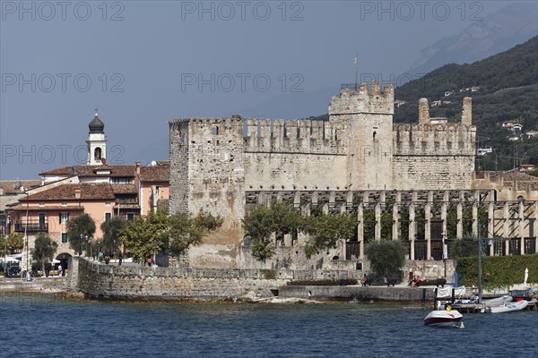 Scaliger Castle with lemon greenhouse
