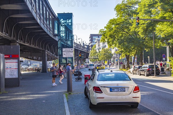 Taxi