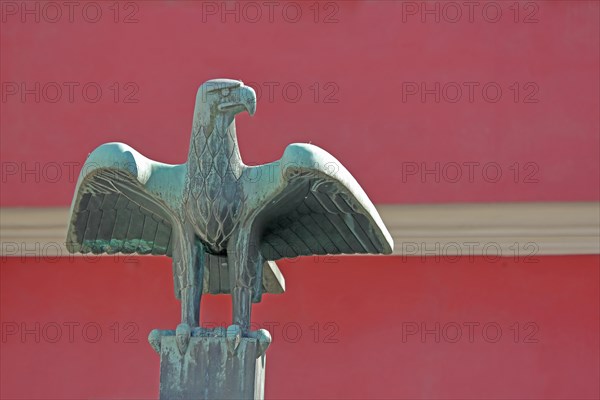 Eagle figure and heraldic animal at the eagle fountain