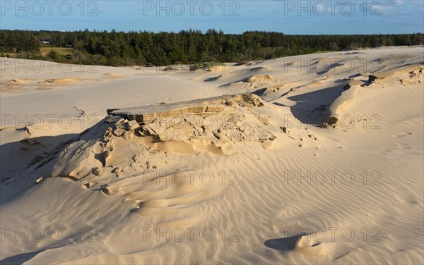 Travelling dune