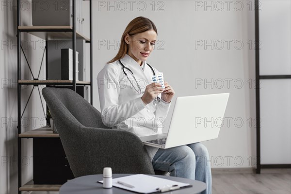 Medium shot doctor chair