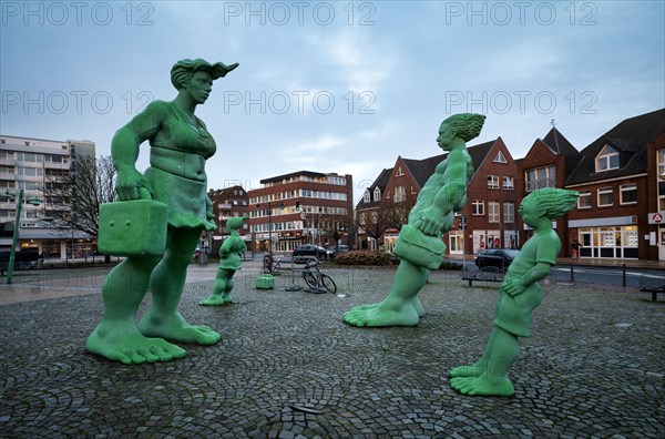Travelling Giants in the Wind