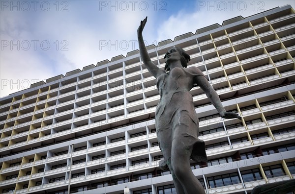 Bronze statue S.O.S for Save our Seas