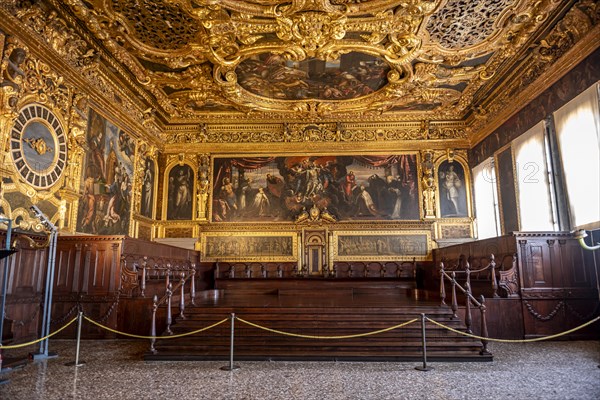 Wooden bench in the Sala del Collegio