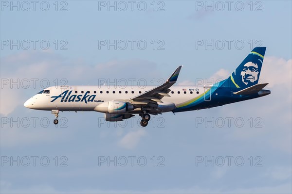 An Embraer 175 aircraft of Alaska SkyWest Airlines with the registration number N191SY at Los Angeles Airport