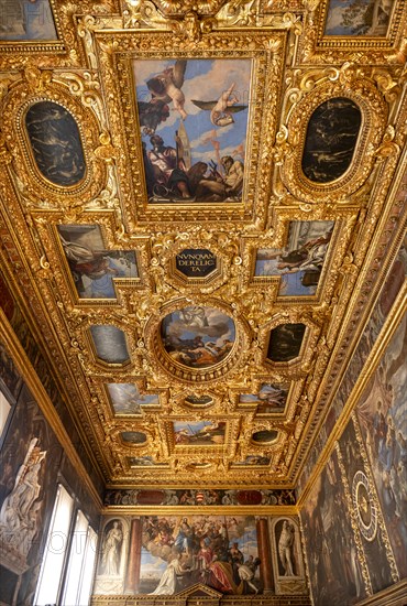 Decorated ceiling