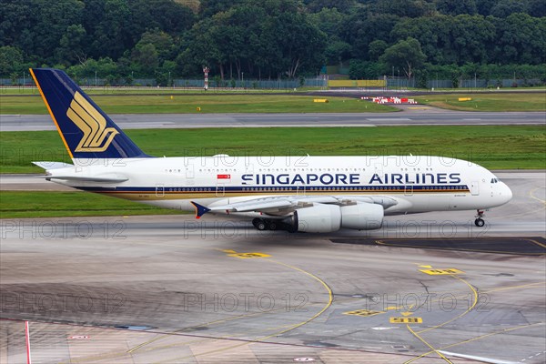 A Singapore Airlines Airbus A380-800 aircraft with the registration 9V-SKU at Changi Airport