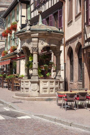 Historic six-bucket fountain
