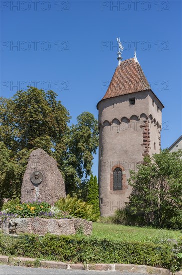 Exterior view of the Tour d enceinte