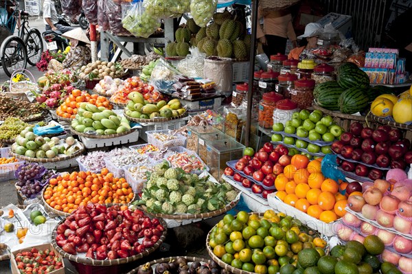 Fruit and vegetable market in Nha Trang