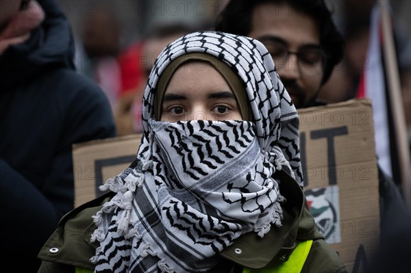 Hundreds of people take part in a pro-Palestine demonstration in Frankfurt am Main on 23 December 2023. The demonstration is accompanied by a massive police presence. Since a terrorist attack by Hamas...