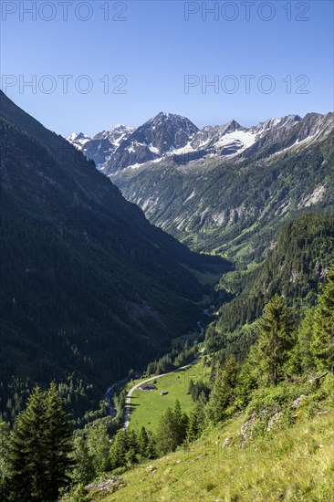 View of the Zemmtal valley, narrow mountain valley with rocky mountain peaks, Grosser Greiner and