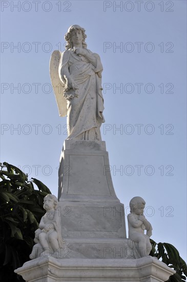 Graves, gravesites, Cementerio de Cristobal Colon, Christopher Columbus Cemetery, 56 ha cemetery,