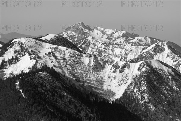 View from Wallberg over Hirschberg to Benediktenwand and Brauneck, winter, snow, Tegernsee