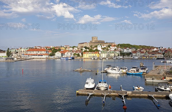 Marstrandsoe archipelago, harbour in front, Carlsten fortress behind, Marstrand, Vaestra Goetalands