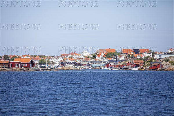 View of Hoenoe, Hoenoe archipelago island, Oeckeroe municipality, Vaestra Goetalands laen province,