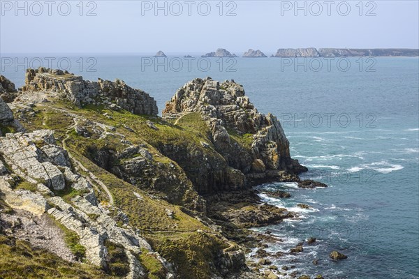 Pointe de Dinan, Crozon, behind Pointe de Pen Hir with the rocks Les Tas de Pois, Crozon peninsula,