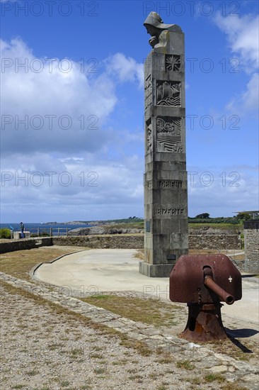 Former fort and memorial to the fallen of the 1st World War on the Pointe Saint-Mathieu,