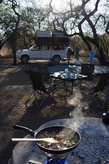 Camping with breakfast, morning, camping, roof tent, cooking, food, outdoor, safari, holiday,