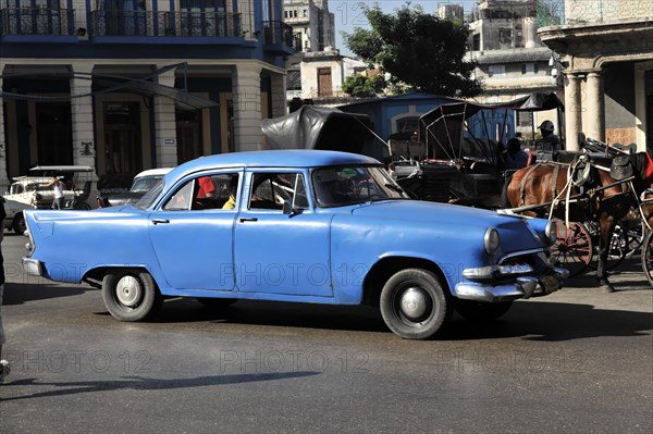 Vintage car from the 1950s in the centre of Havana, Centro Habana, Cuba, Greater Antilles,