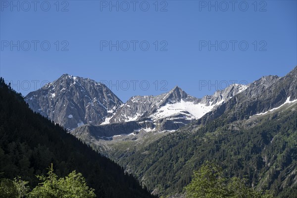 Rocky mountain peaks Grosser Greiner and Kleiner Greiner with snow, Zillertal Alps, Tyrol, Austria,