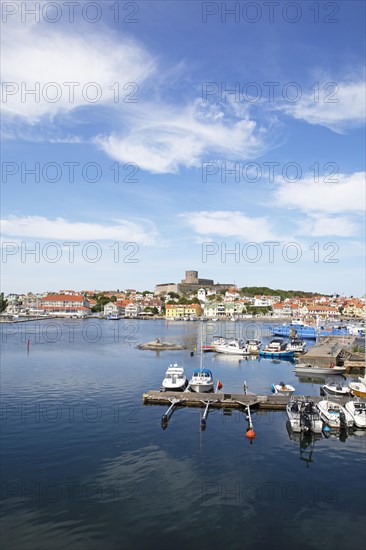 Marstrandsoe archipelago island with the harbour and Carlsten Fortress, Marstrand, Vaestra