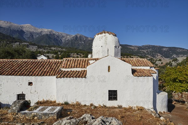 Church of St Michael the Archangel, Cross-domed church, White church architecture against a