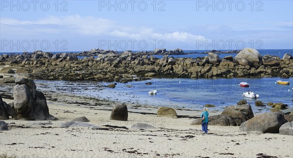 Lighthouse and beach at the Pointe de Pontusval, Plouneour-Brignogan-Plage, department Finistere