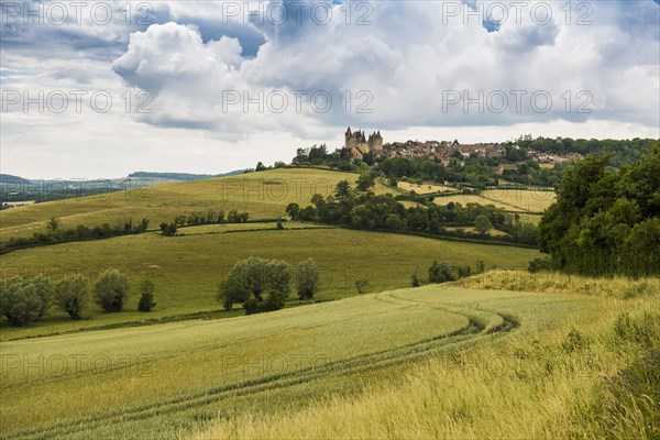 Medieval village and castle, Chateauneuf, Departement Cote-d'Or, Burgundy, Bourgogne-Franche-Comte,