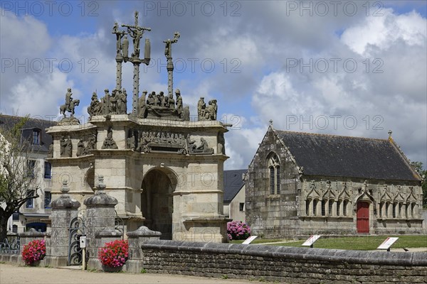 Calvary Calvaire and Ossuary Ossuaire, enclosed parish Enclos Paroissial de Pleyben from the 15th