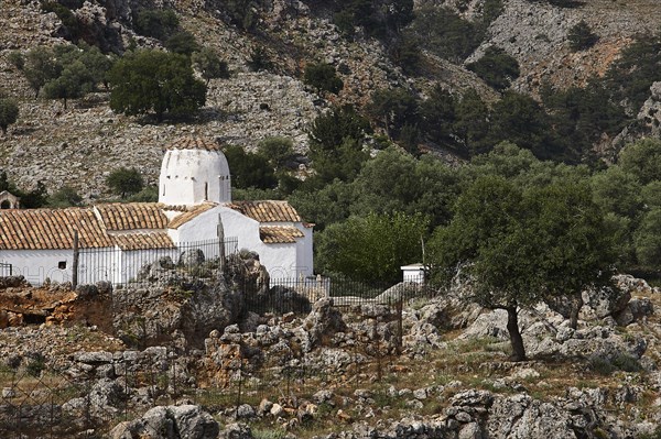 Church of St Michael the Archangel, cross-domed church, A white church stands in the middle of a
