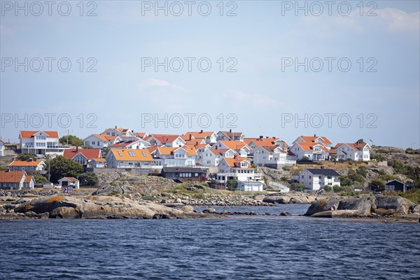 View of Hoenoe, Hoenoe archipelago island, Oeckeroe municipality, Vaestra Goetalands laen province,