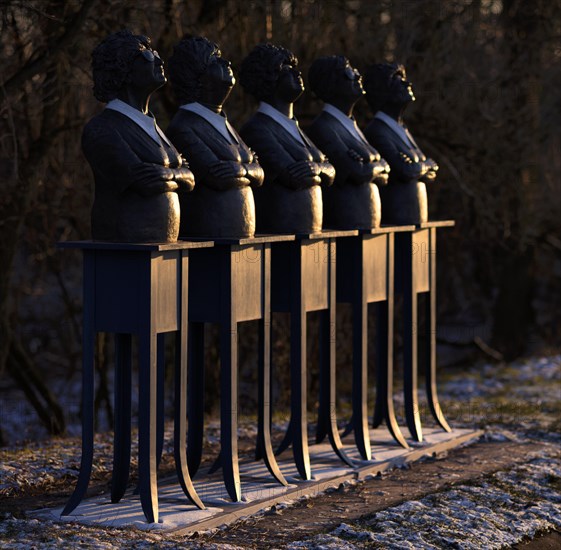 Sculpture EINIGKEIT, PERSIL BLEIBT PERSIL by Guido Messer, Skulpturen-Rundweg, Korber Kopf, Korb im