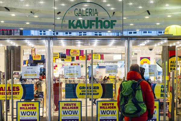 Galeria Kaufhof, Stuttgart city centre Eberhardstrasse. Clearance sale before closing, Stuttgart,