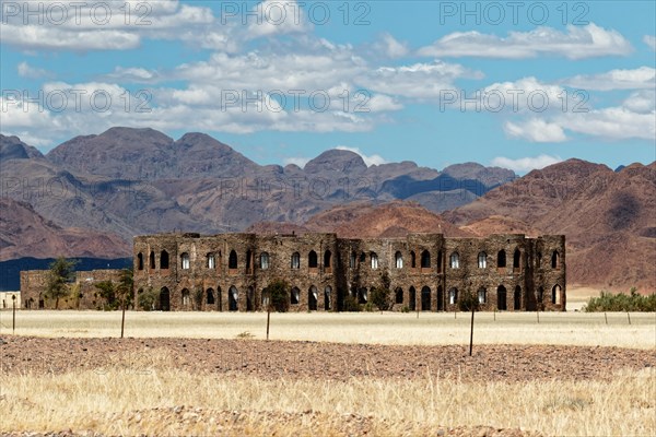 Le Mirage Desert Lodge & Spa, Old ruin stands alone in the desert landscape, Traveldestination,
