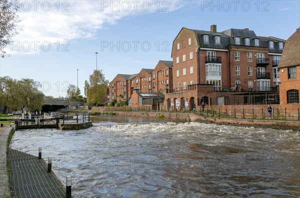 River Kennet and County Lock start of Kennet and Avon canal, Reading, Berkshire, England, UK, high