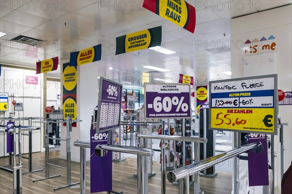 Galeria Kaufhof, Stuttgart city centre Eberhardstrasse. Clearance sale before closing, Stuttgart,