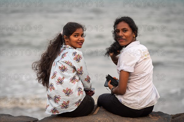 Young modern Indian women, promenade, former French colony Pondicherry or Puducherry, Tamil Nadu,