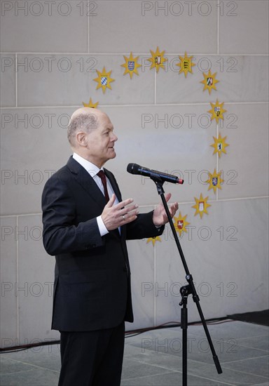 Federal Chancellor Olaf Scholz (SPD) pictured at the traditional reception for carol singers at the