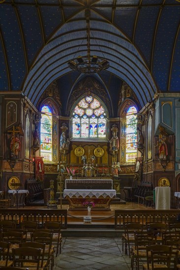 Main altar of the Saint-Sauveur church at the Riviere du Faou on the Rade de Brest, Le Faou,