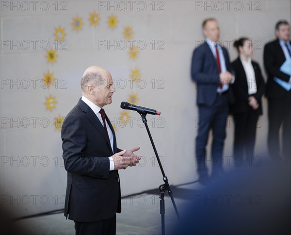 Federal Chancellor Olaf Scholz (SPD) pictured at the traditional reception for carol singers at the
