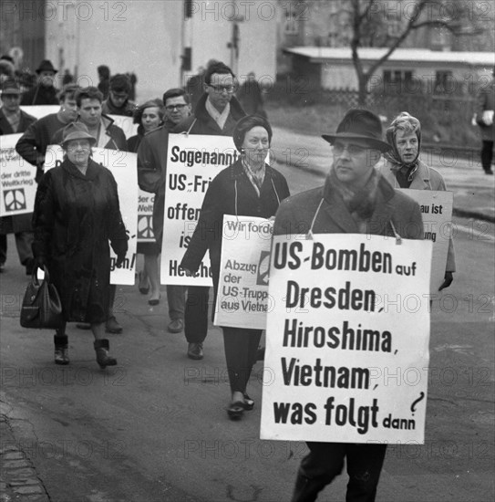 DEU, Germany, Dortmund: Personalities from politics, business and culture from the years 1965-71.