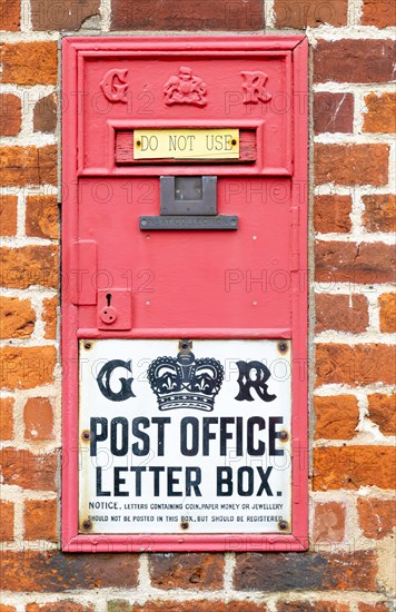 King George VI disused red wall Post Office letter box, Great Glemham, Suffolk, England, UK, do not