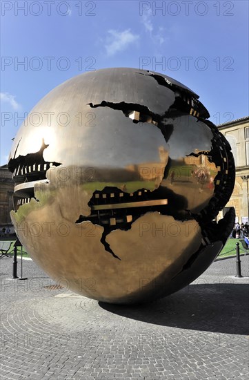 Mappa Monda, Sfera con Sfera, Globe, Palazzetto del Belvedere, Cortile della Pigna, Vatican