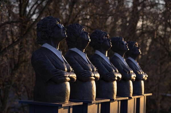 Sculpture EINIGKEIT, PERSIL BLEIBT PERSIL by Guido Messer, Skulpturen-Rundweg, Korber Kopf, Korb im